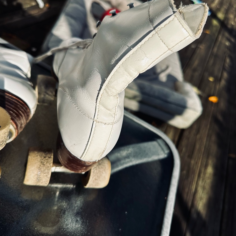 1970’s Betty Little Hyde White leather Classic Roller Skates. 10” Sz 8-9? - Picture 5 of 14